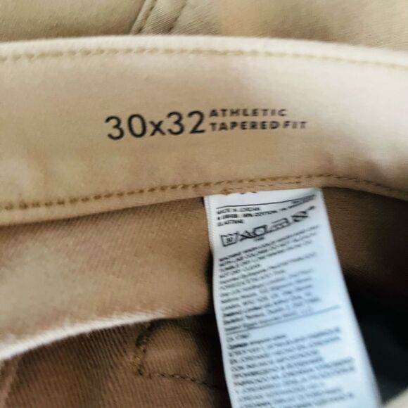 Banana Republic Traveler Athletic Tapered Fit 5 pocket style pants size 30/32. - Picture 7 of 8